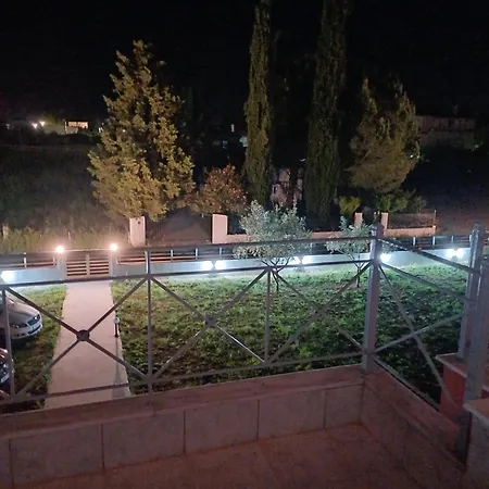 Apartment Pefki 8 *